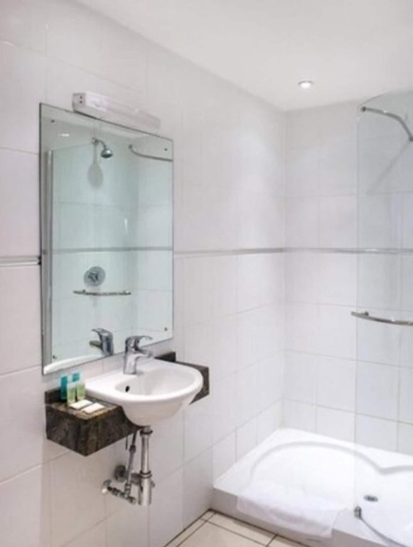 OYO Luton Hotel 9