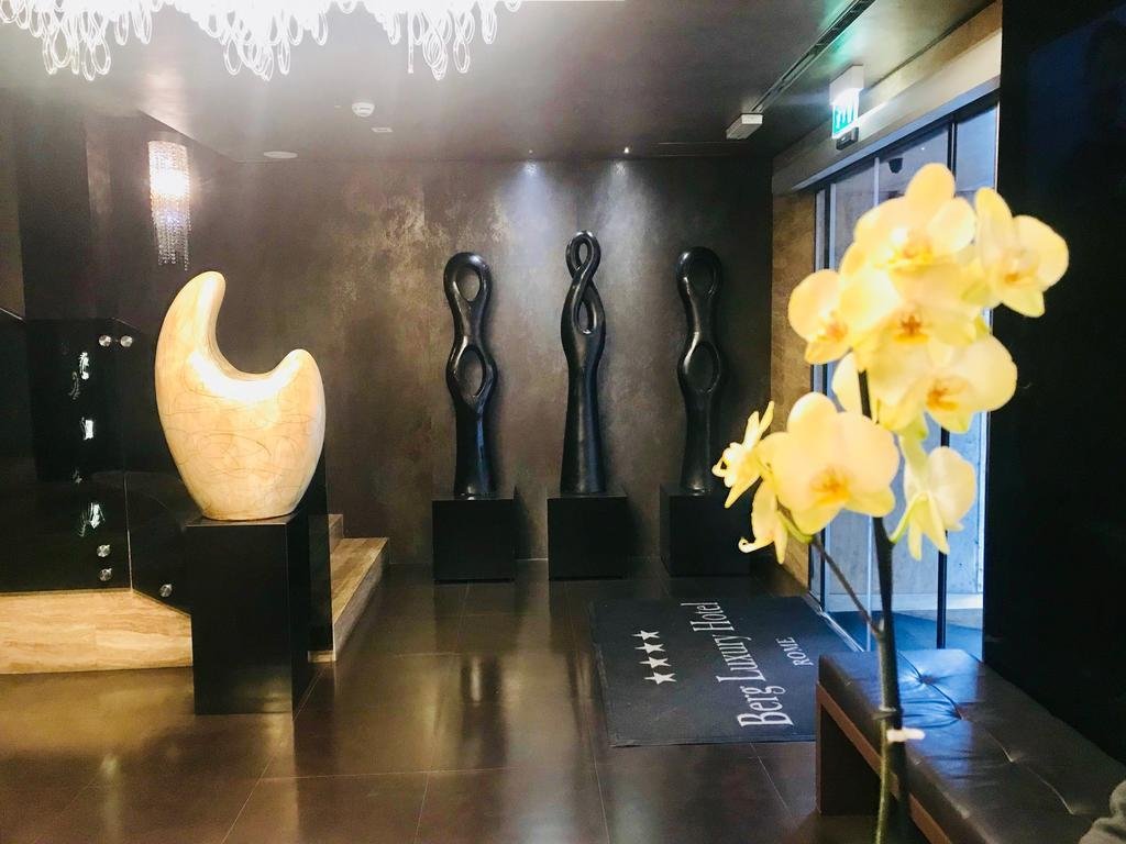 Divina Luxury Hotel 5