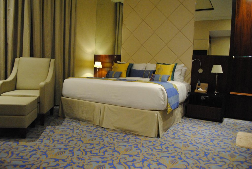 Raviz Center Point Hotel 10