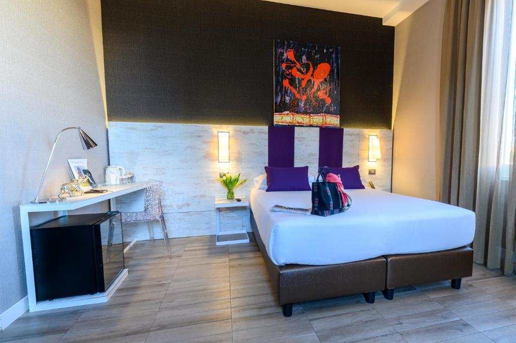 The Guardian Hotel 18