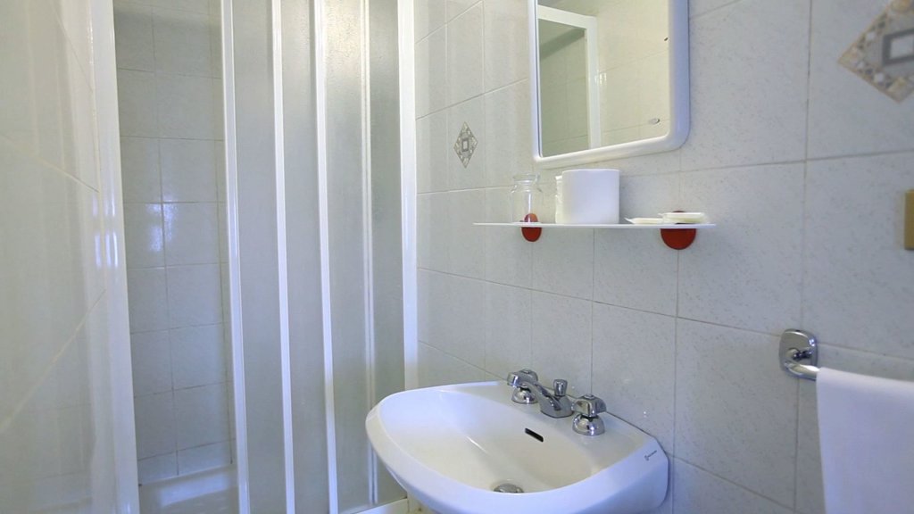 The Guardian Hotel 9