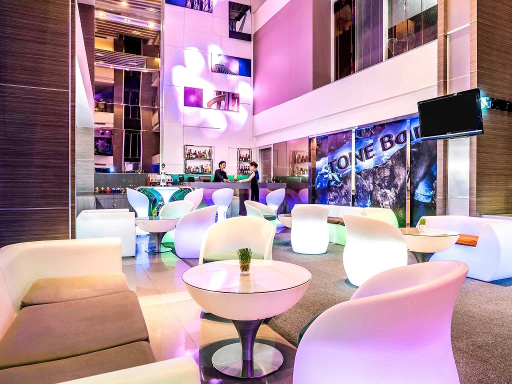 Novotel Bangkok Silom Road 18