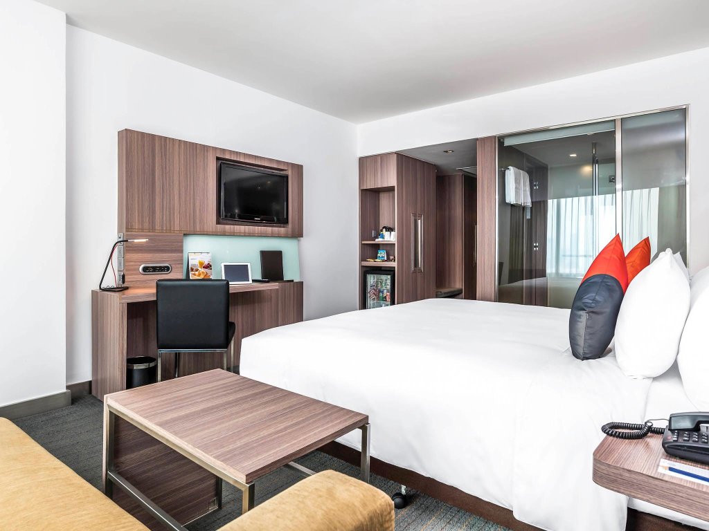 Novotel Bangkok Silom Road 21