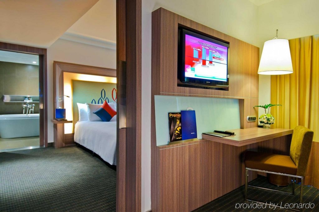 Novotel Bangkok Silom Road 5