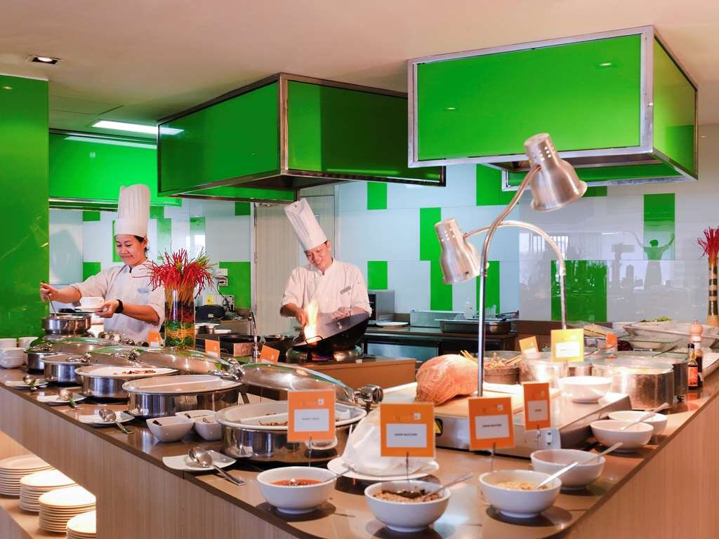 Novotel Bangkok Silom Road 8