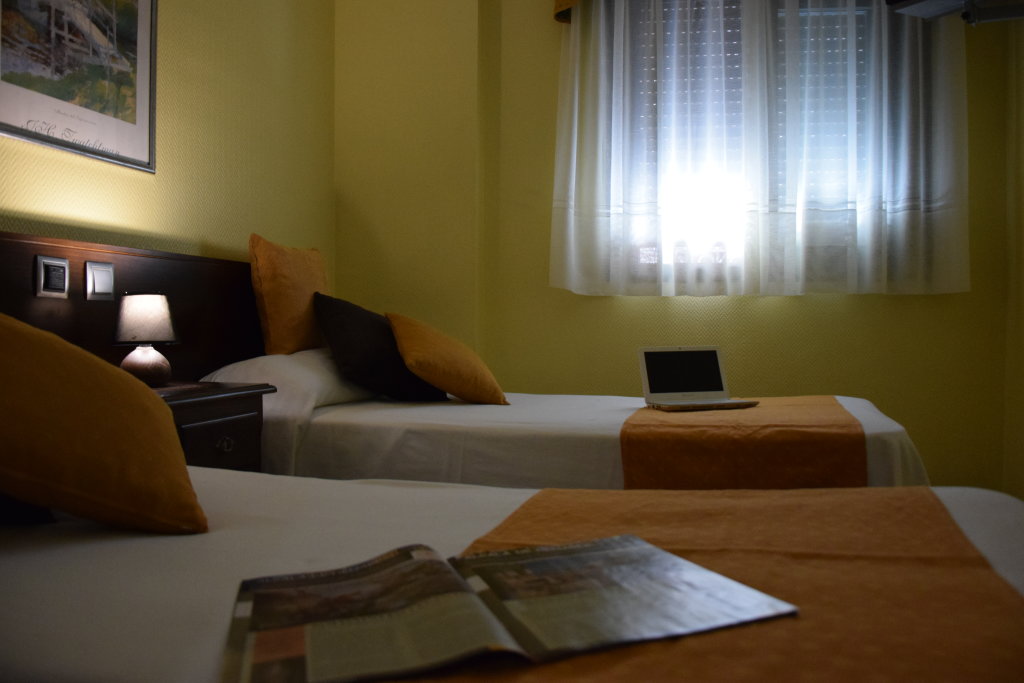Hotel Complutense 10