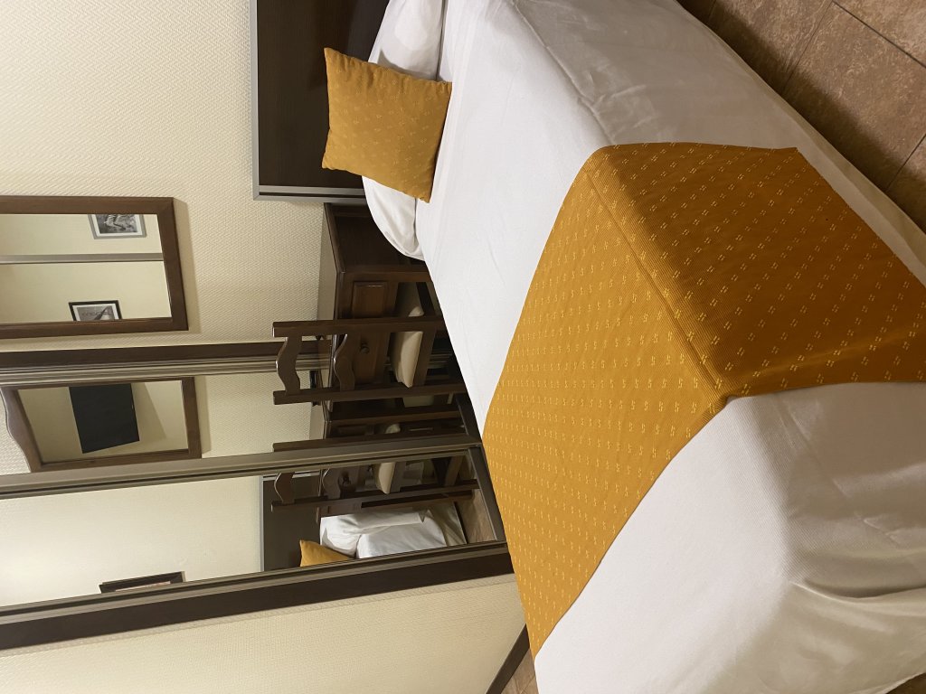 Hotel Complutense 13
