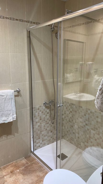 Hotel Complutense 16