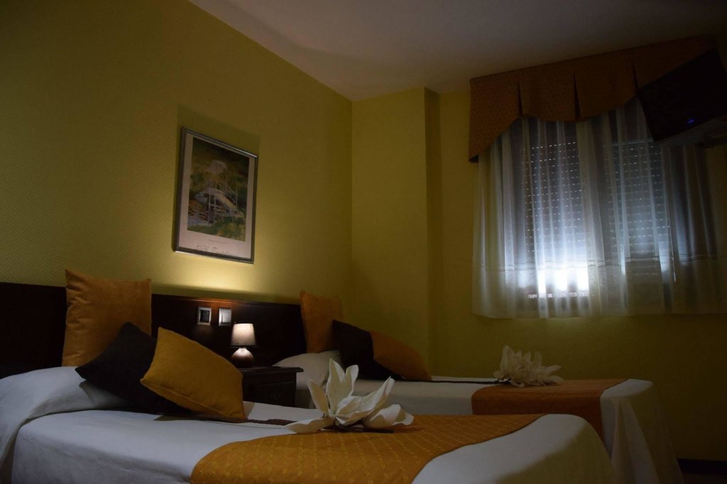 Hotel Complutense 2