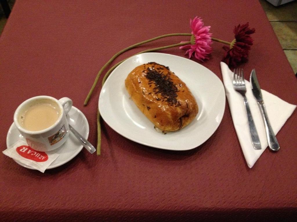 Hotel Complutense 6