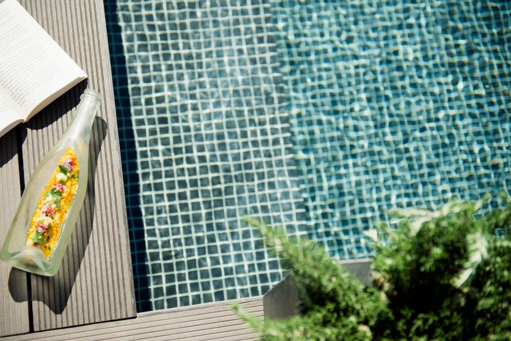 Gallery Hotel 10