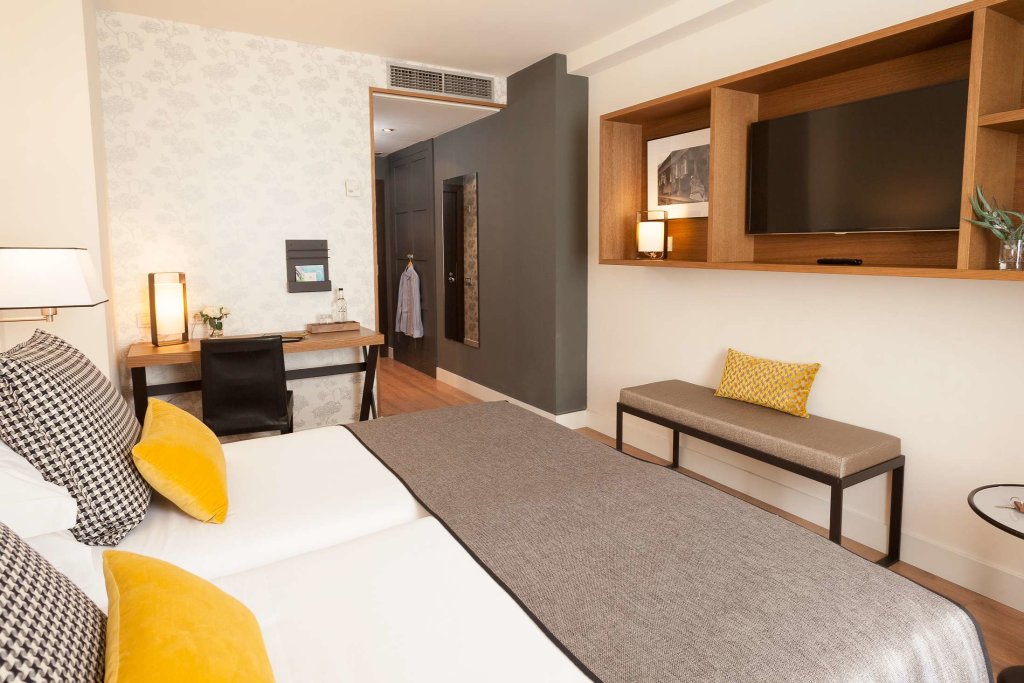 Gallery Hotel 20