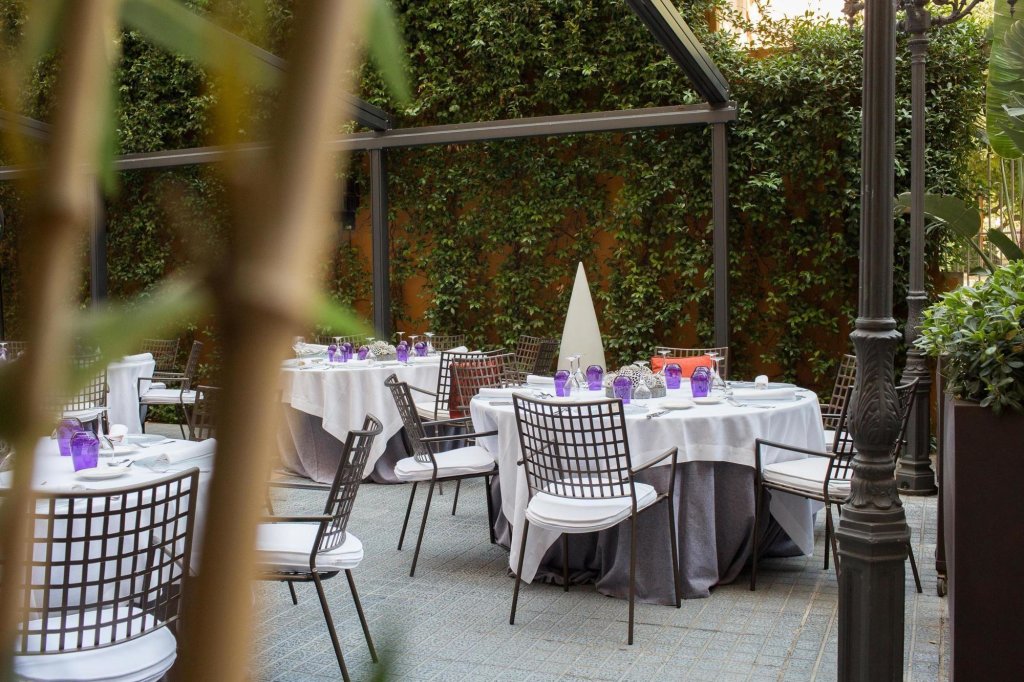 Gallery Hotel 4