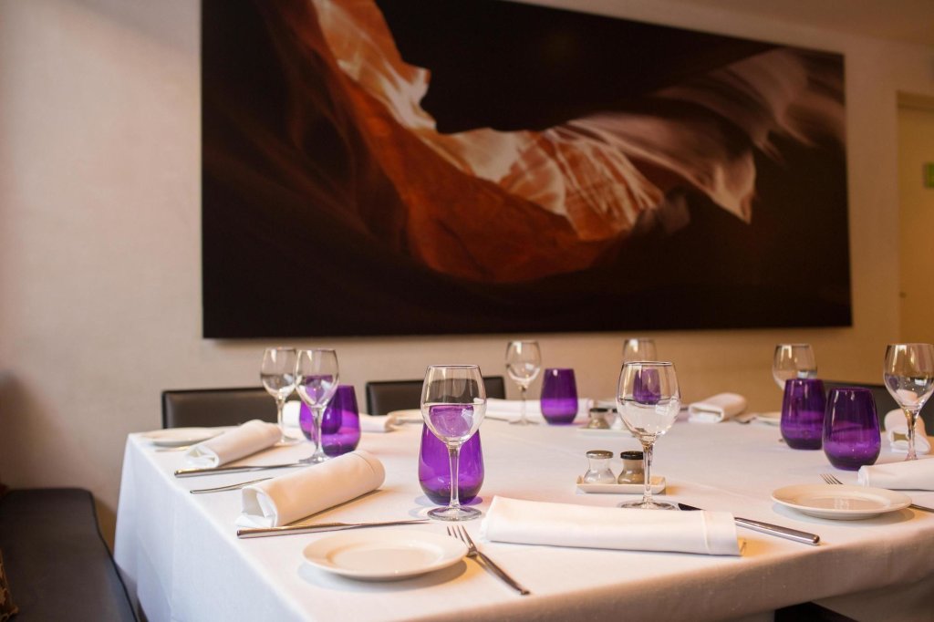 Gallery Hotel 6