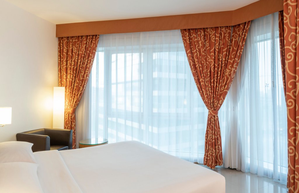 Four Points by Sheraton Downtown Dubai 12