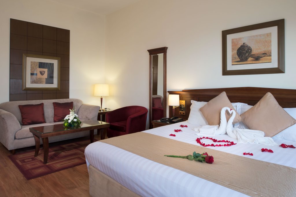 Majestic City Retreat Hotel 11