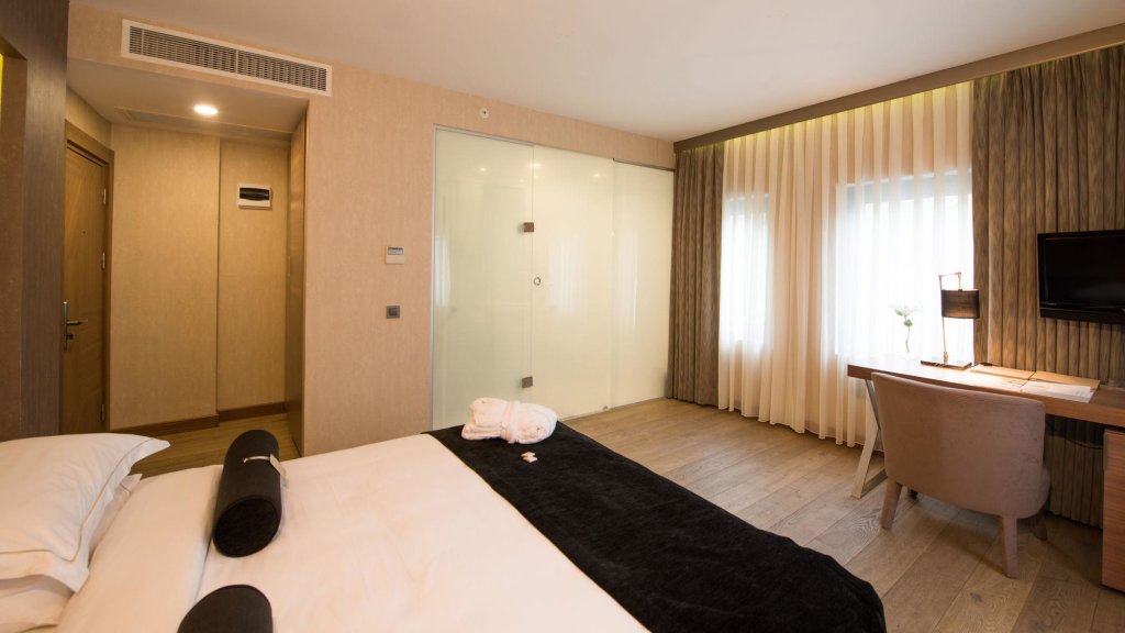 Boutique Saint Sophia 1
