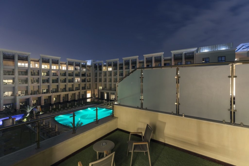 Triumph Luxury Hotel 9
