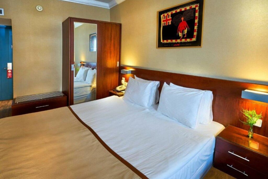 Feronya Hotel 13