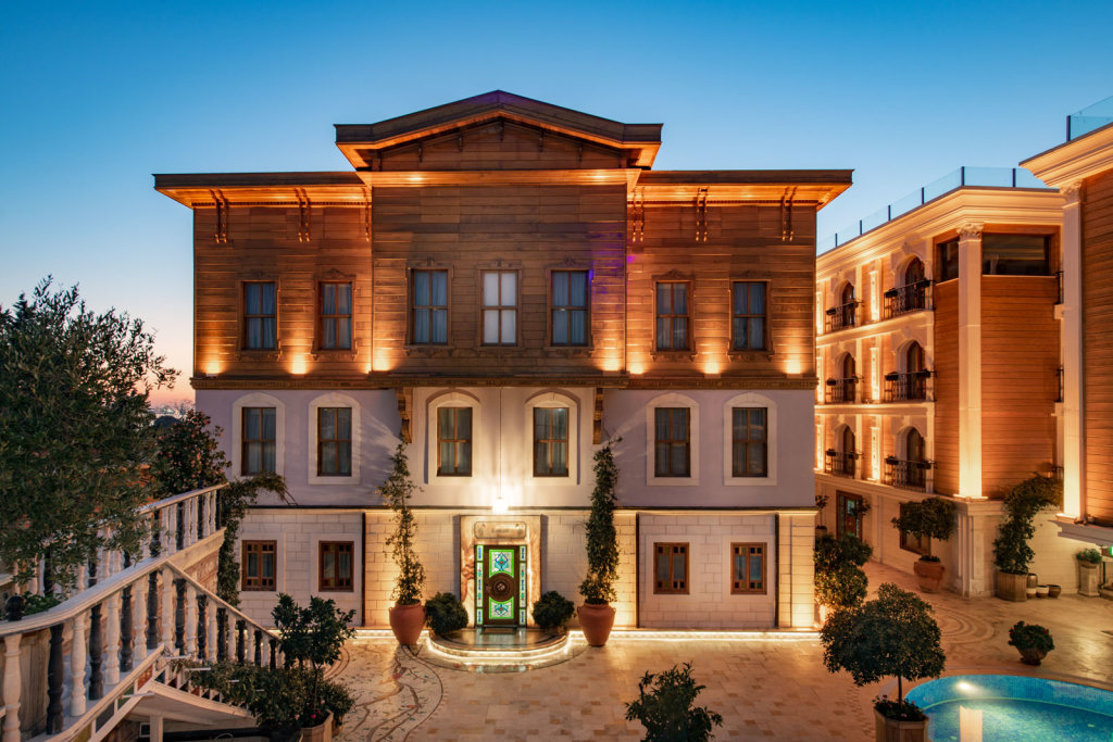 Seven Hills Palace & Spa 3
