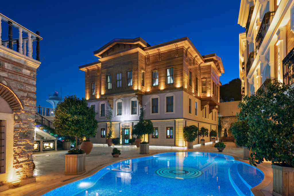 Seven Hills Palace & Spa 4