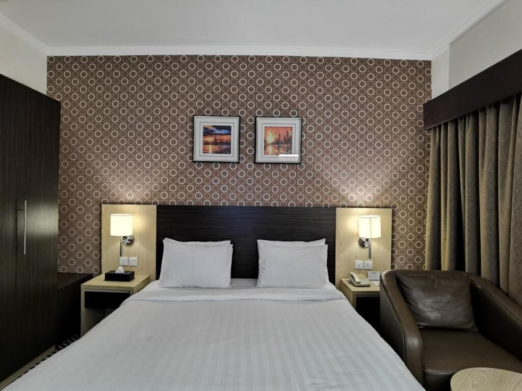 Fortune Karama Hotel 11