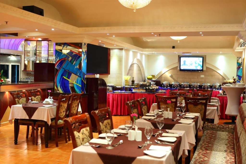 Fortune Karama Hotel 18