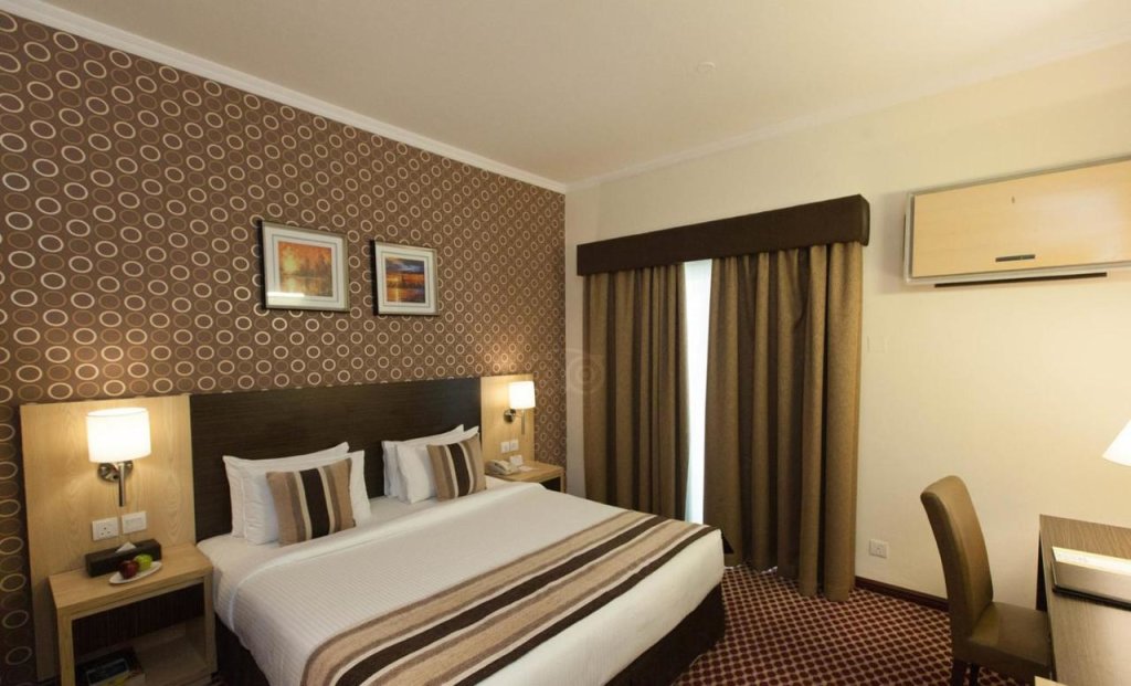 Fortune Karama Hotel 4