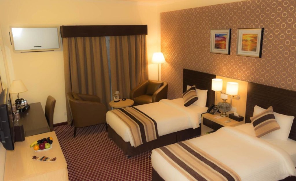 Fortune Karama Hotel 7
