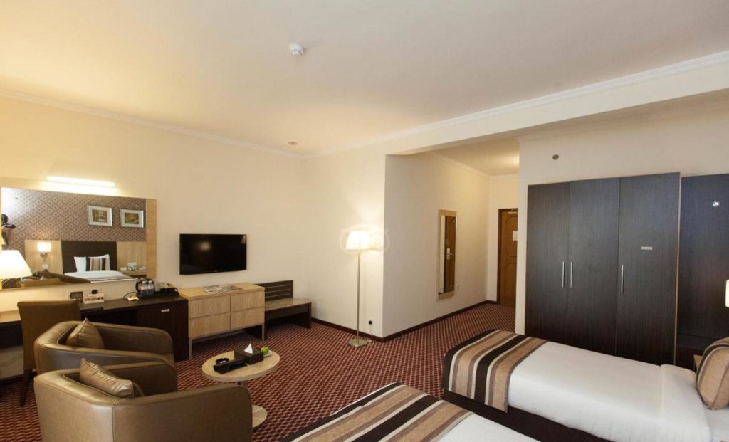 Fortune Karama Hotel 9
