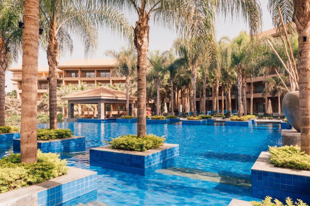 Dusit Thani LakeView Cairo 12