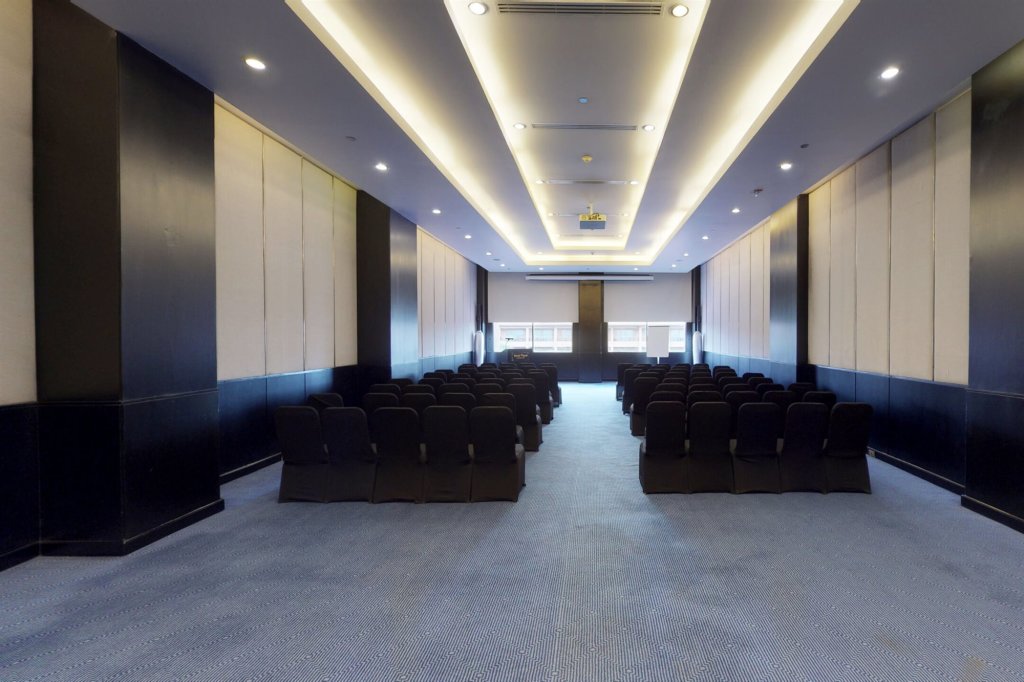 Dusit Thani LakeView Cairo 14