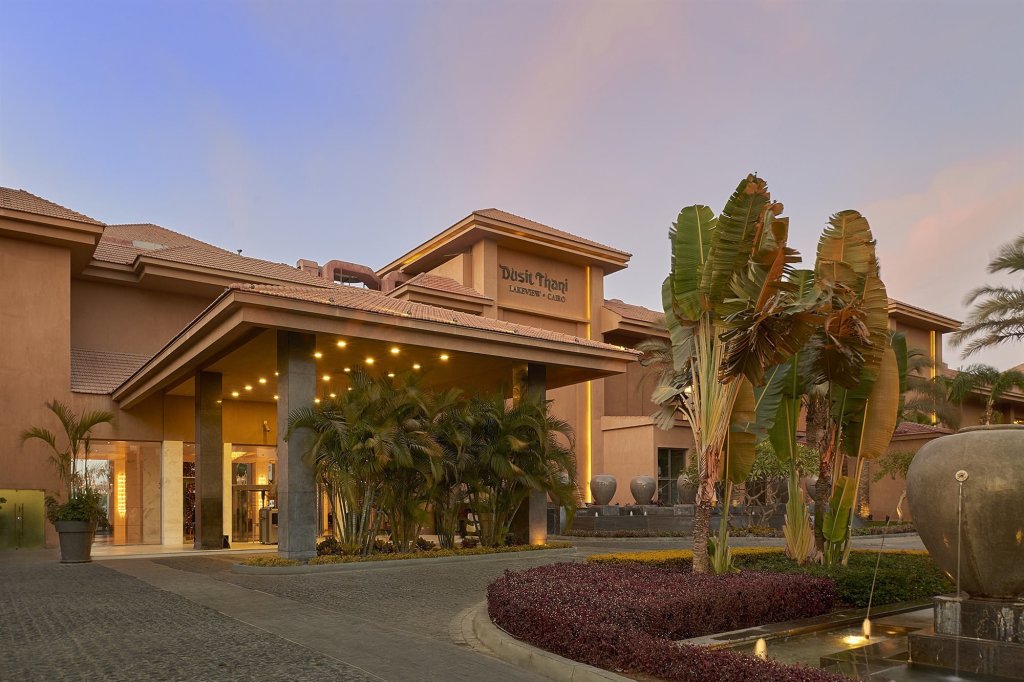 Dusit Thani LakeView Cairo 15