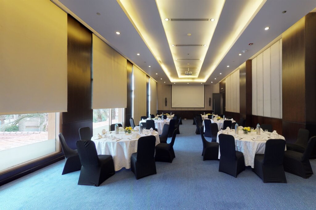 Dusit Thani LakeView Cairo 8