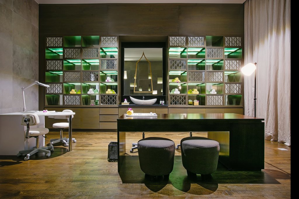 Dusit Thani LakeView Cairo 9