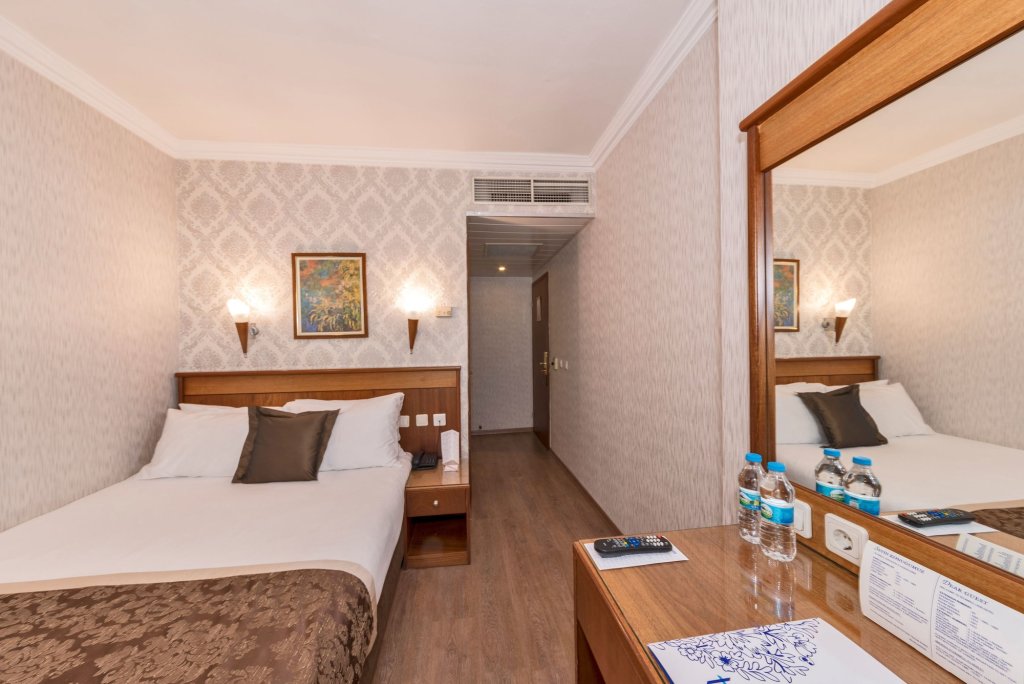Lion Hotel 15