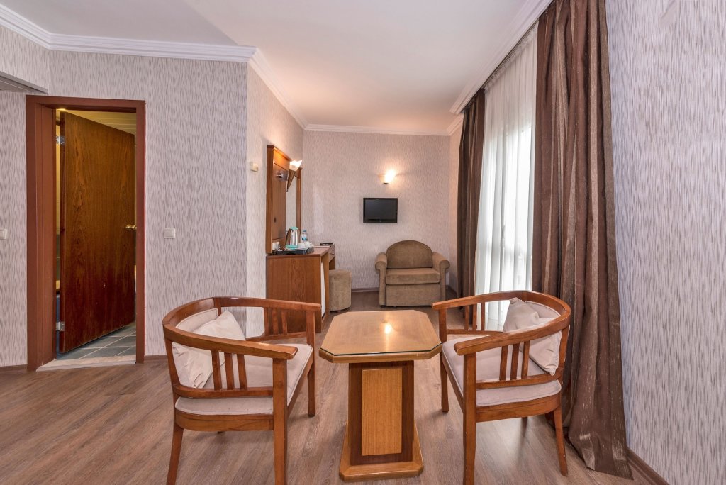 Lion Hotel 16