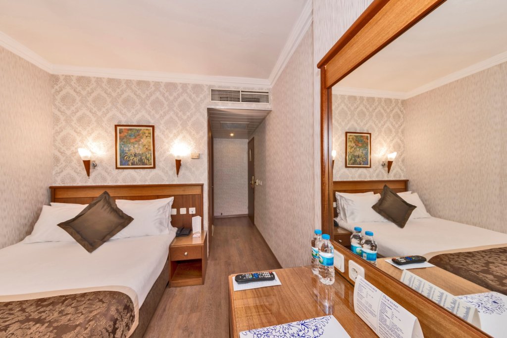 Lion Hotel 22