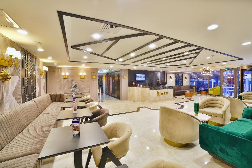 Lion Hotel 8