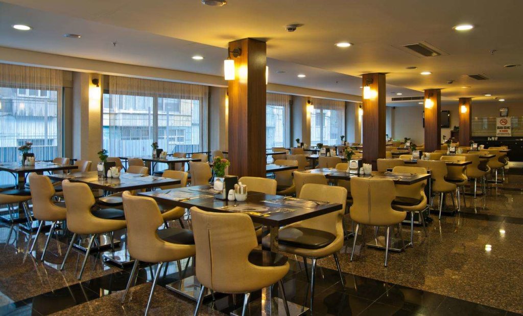 Riva Hotel 10