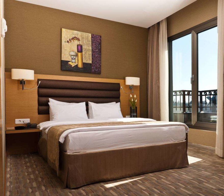 Riva Hotel 13
