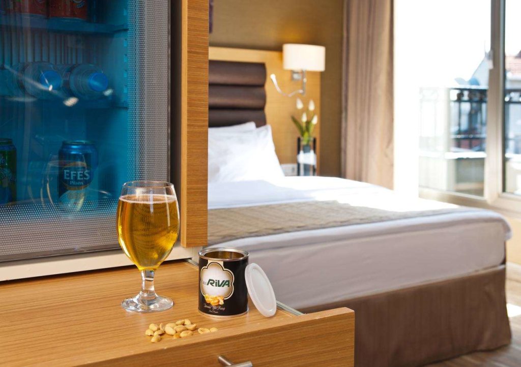 Riva Hotel 18