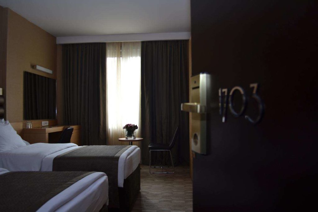 Riva Hotel 19