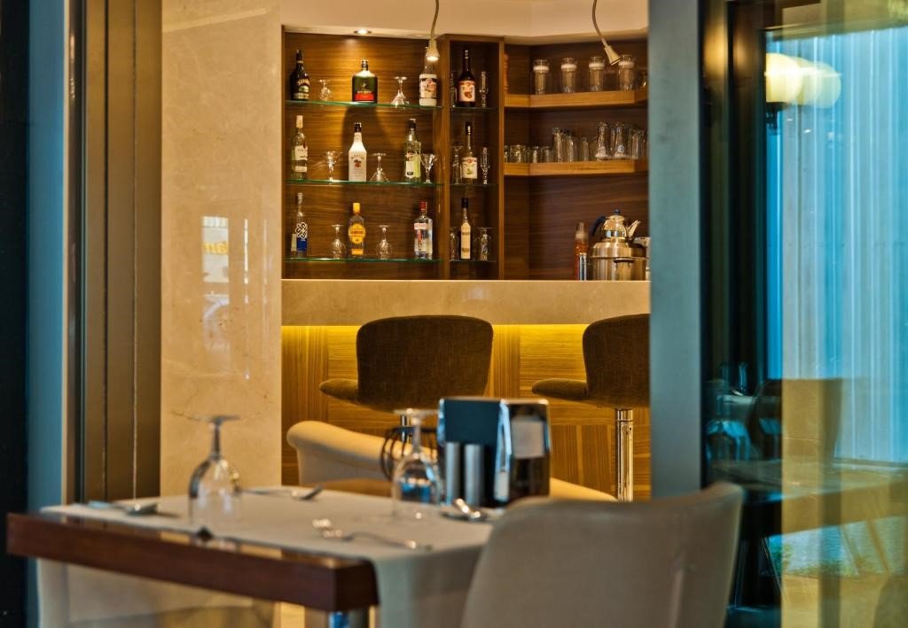 Riva Hotel 3