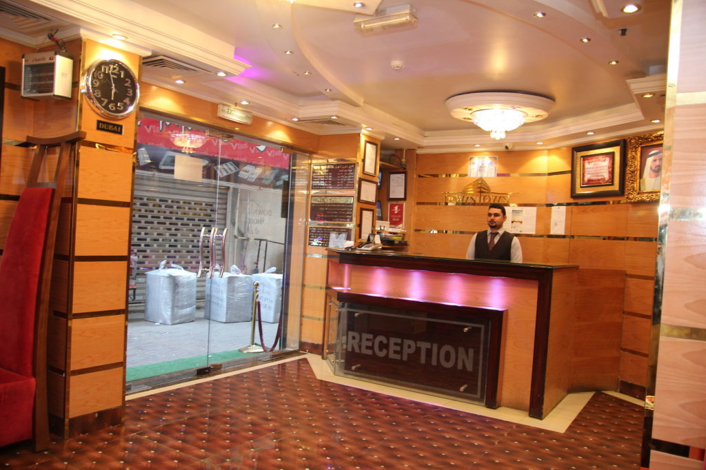 Downtown Hotel 16