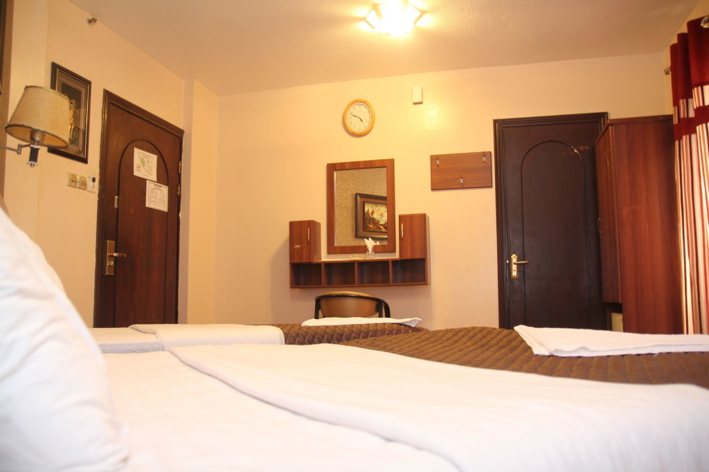 Downtown Hotel 2