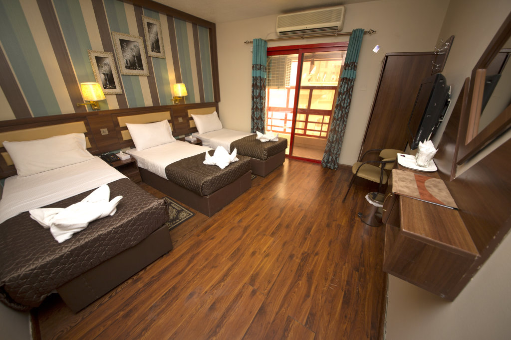 Downtown Hotel 22
