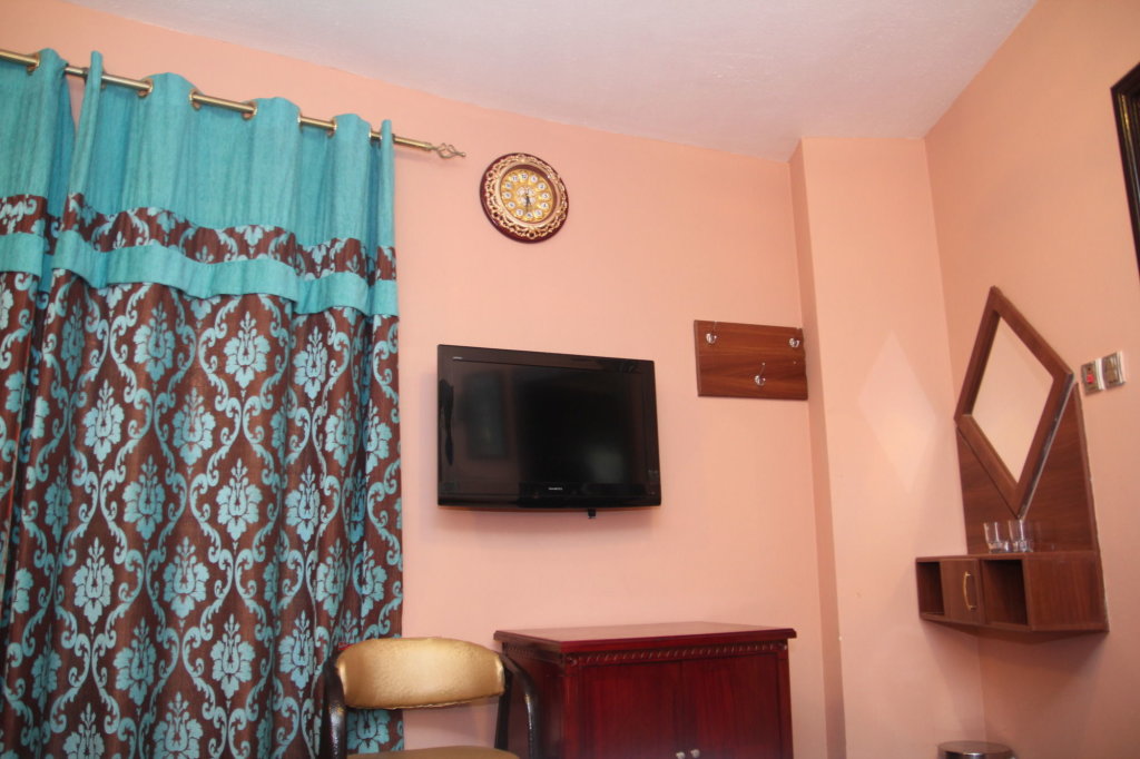Downtown Hotel 3