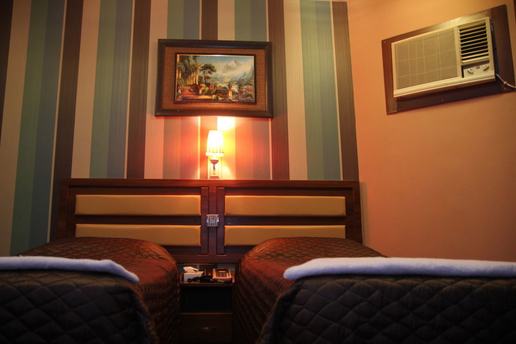 Downtown Hotel 4