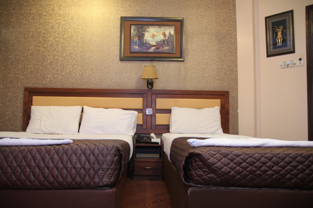 Downtown Hotel 7